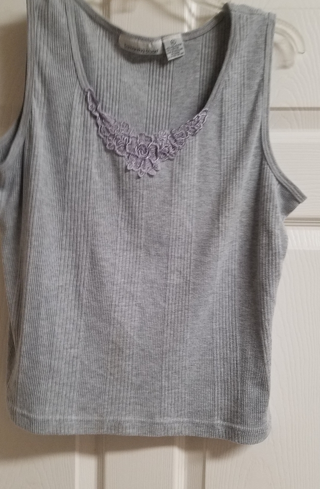 Samantha Stuart's tank top